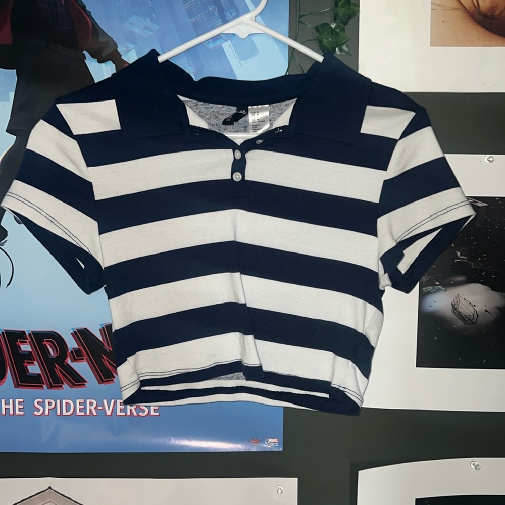 White and Navy Blue Striped Crop-Top!🤍💙